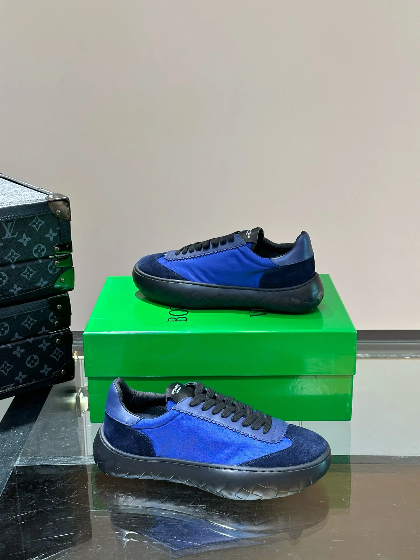 Factory price: 438💰BV/Bottega Veneta🆕New men's moral training sneakers, made of Sneaker technology nylon and suede, inspired by retro basketball shoes, a new interpretation of classic sneakers, a light, comfortable and breathable summer must-have item, the soles are made of classic woven texture, super recognizable, nylon suede stitching, full of texture! Size: 38-44, (45 customized)